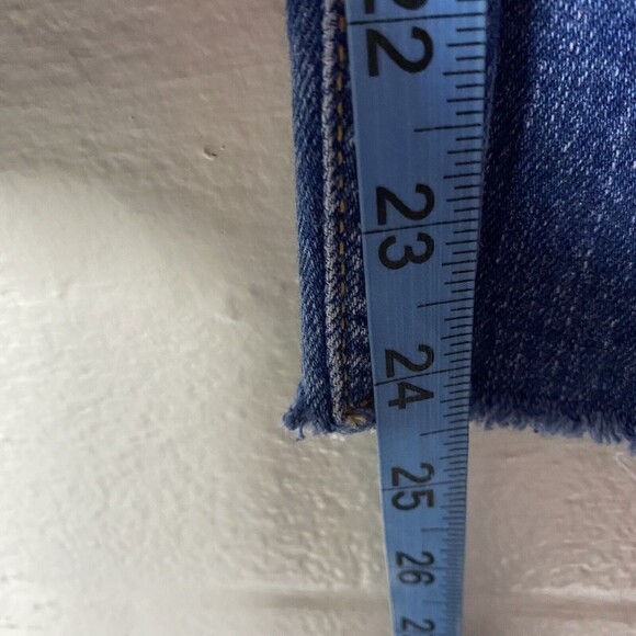 Old Navy Womens Sz 10 Distressed Boyfriend ankle jeans mid rise raw hem - Picture 12 of 15